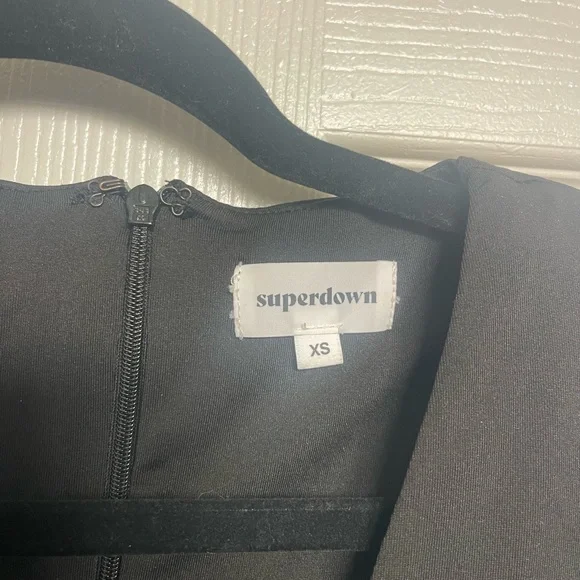 Superdown Martyna deep v dress - Picture 4 of 4